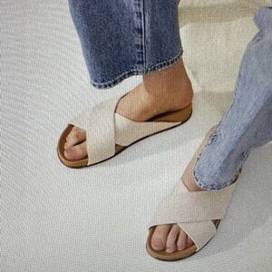 Rothys the weekend slide, oat, size 9, NIB